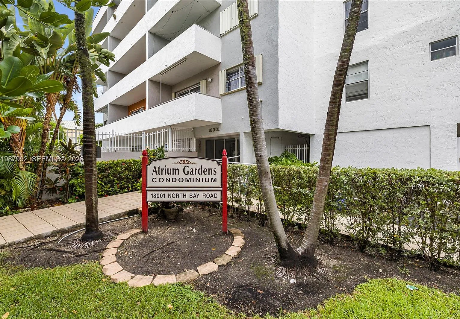 Atrium Gardens Condo — Photo 2