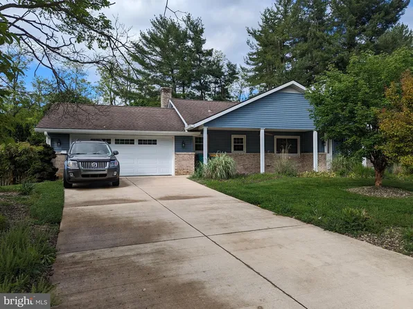 829 Mandy Ln, Camp Hill, PA 17011