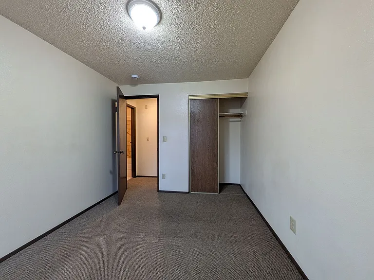 Chelsea Manor Apartments — Photo 20