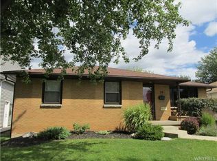 79 Margaret Rd, Amherst, NY 14226