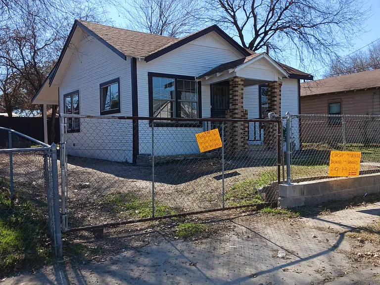 414 W Theo Ave — Photo 12