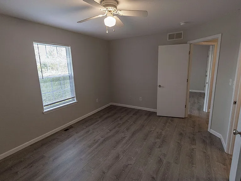 5808-5810 Canaveral Dr — Photo 20