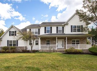 7565 Pinecrest Ln, Glenwillow, OH 44139