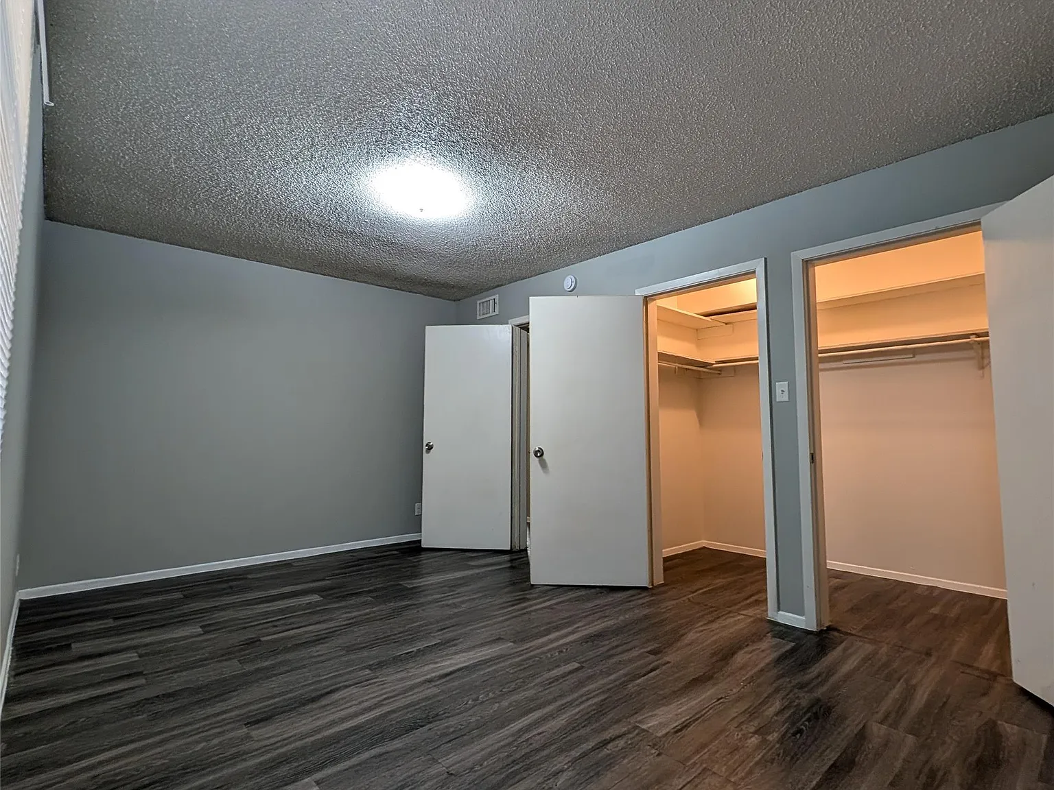 1 bed, 1.0 bath, 700 sqft, $900 — Photo 4