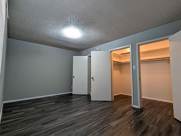 4th image of 101 E 33rd St APT 102