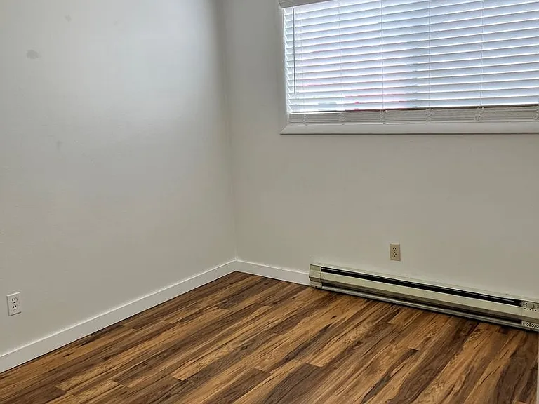 509 N Black Ave #1-8 — Photo 9
