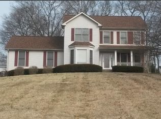 709 W Creek Dr, Clarksville, TN 37040