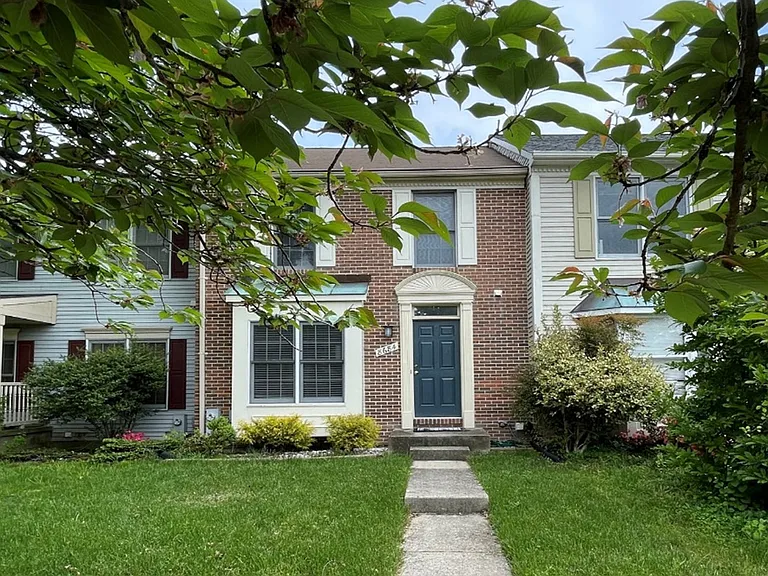 8684 Manahan Dr — Photo 1