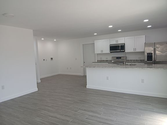 3rd image of 309 Shore Rd