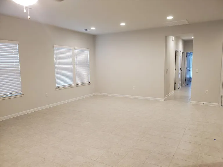 6404 Gunflint Dr — Photo 14