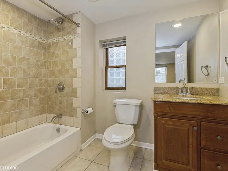 1840 W Huron St #2 — Photo 14