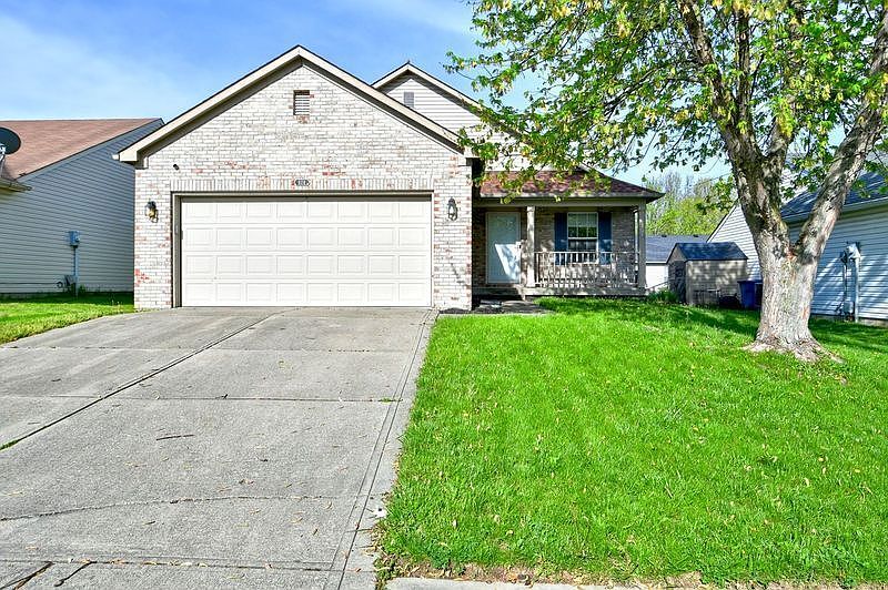 1st image of 424 Grand Woods Dr