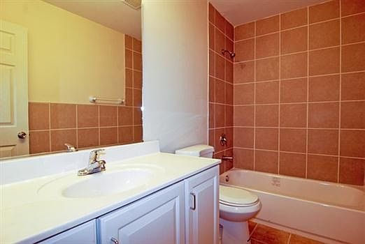5th image of 4844 W Race Ave