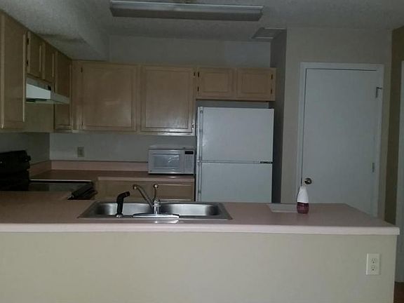 4th image of 2243 Forest Acres Dr #D