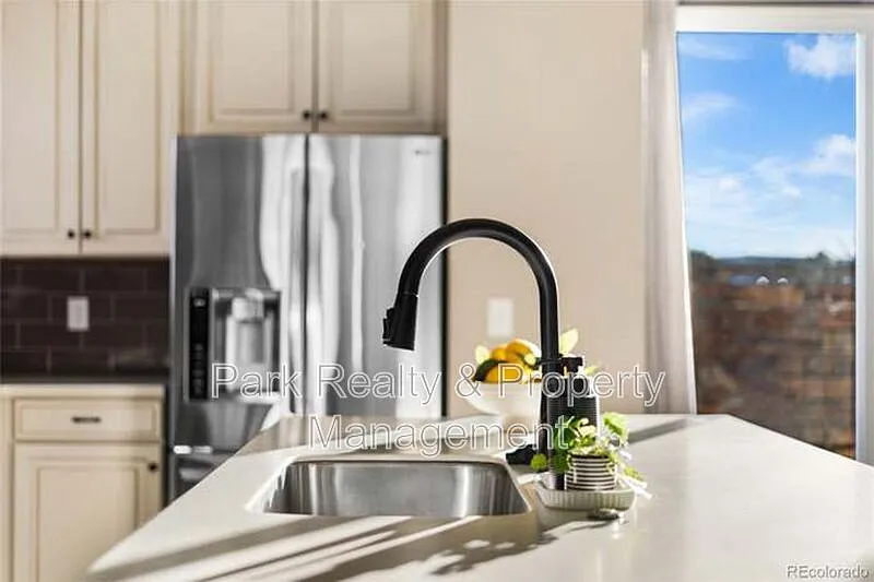 2 bed, 2.5 bath, 1786 sqft, $3,394 — Photo 4