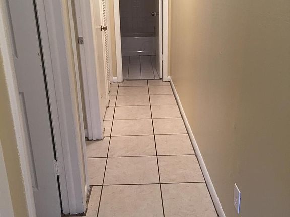 4th image of 11480 NW 39th St