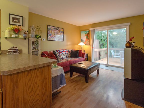 5th image of 27W109 Cooley Ave #2