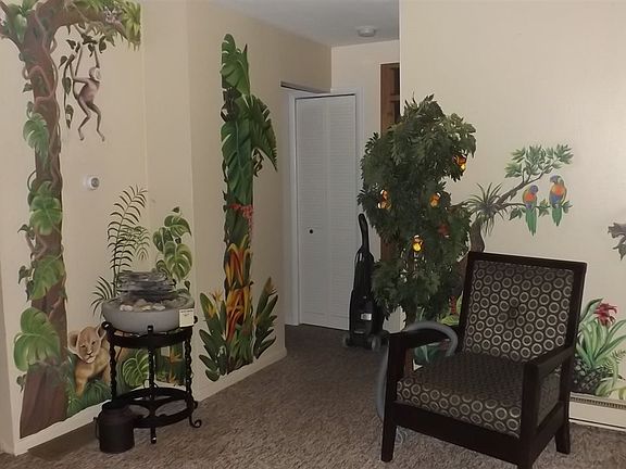 5th image of 2096 Pontiac Dr