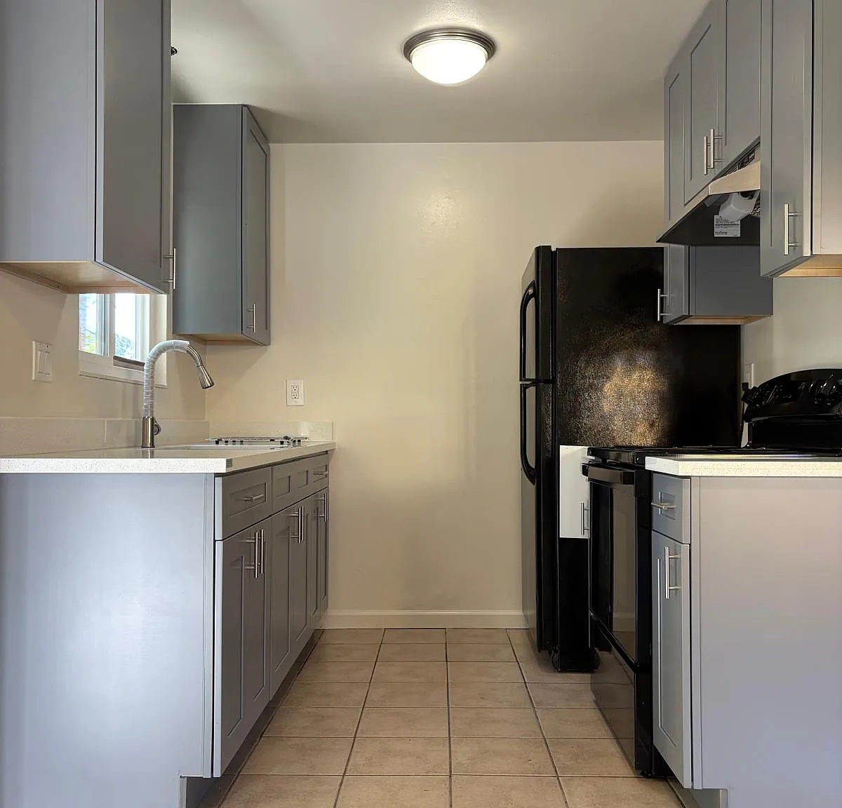 60 Lewelling Blvd — Photo 4