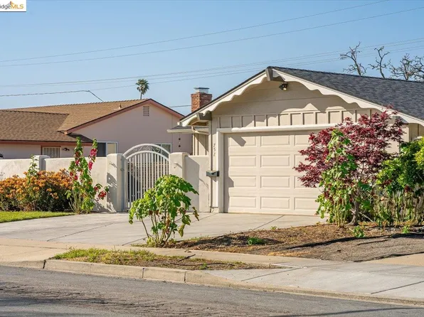 752 W Acacia St, Salinas, CA 93901