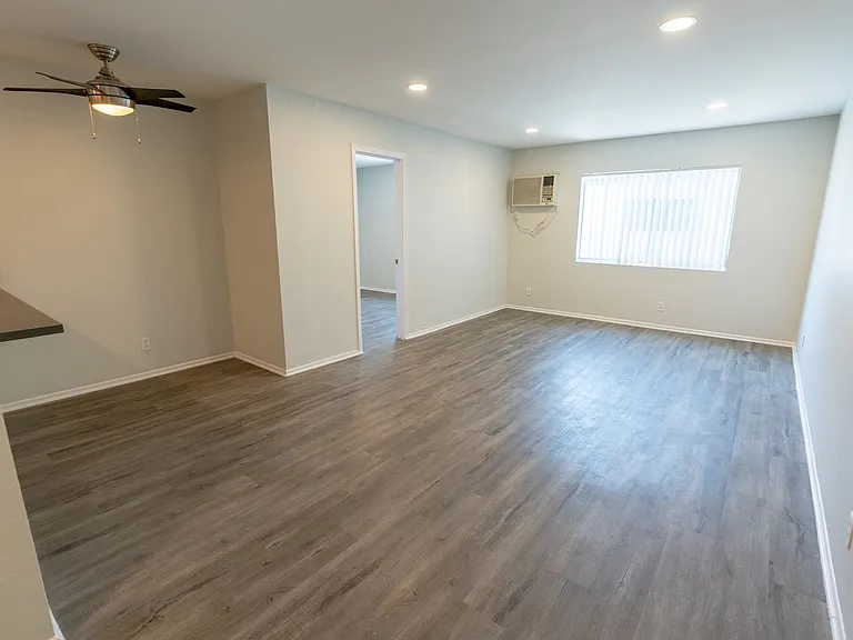 2039 North Las Palmas Ave — Photo 30