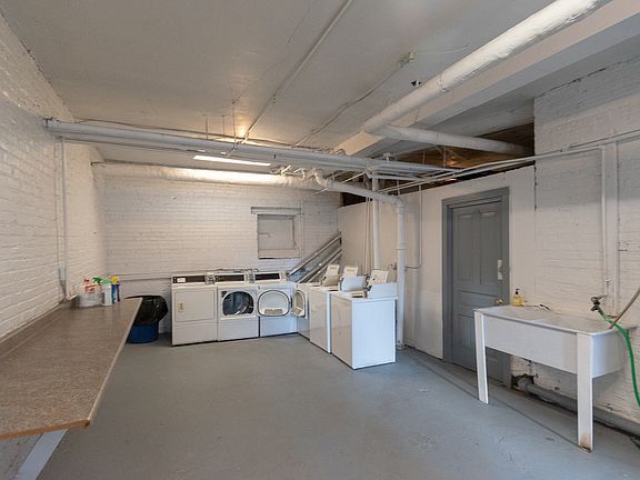 5th image of 6822 N Wayne Ave #1036