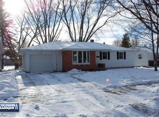 1788 Lilac Ln, Green Bay, WI 54302