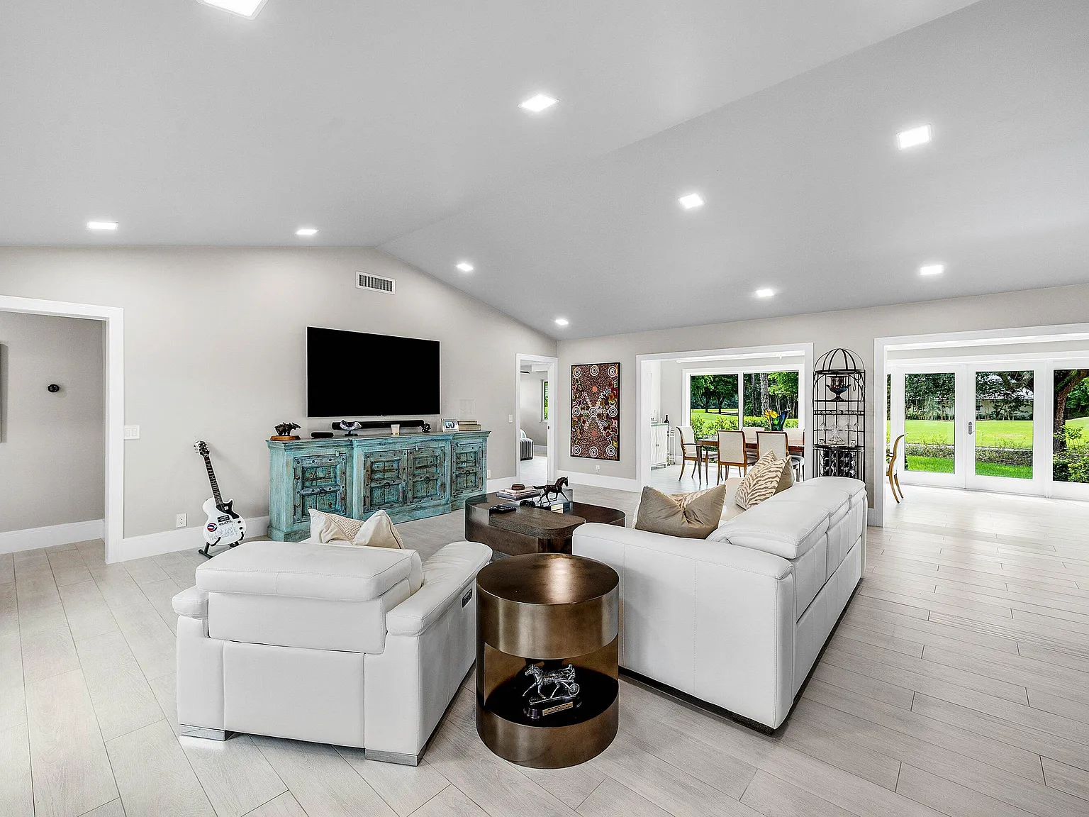 2 bed, 2.5 bath, 2314 sqft, $12,500 — Photo 4