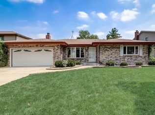 1125 N Honey Hill Rd, Addison, IL 60101