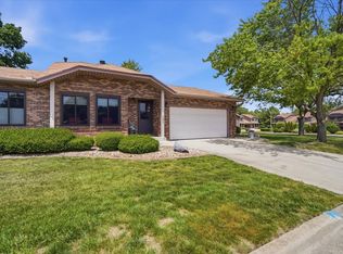 151 Manor Cir, Bloomington, IL 61704