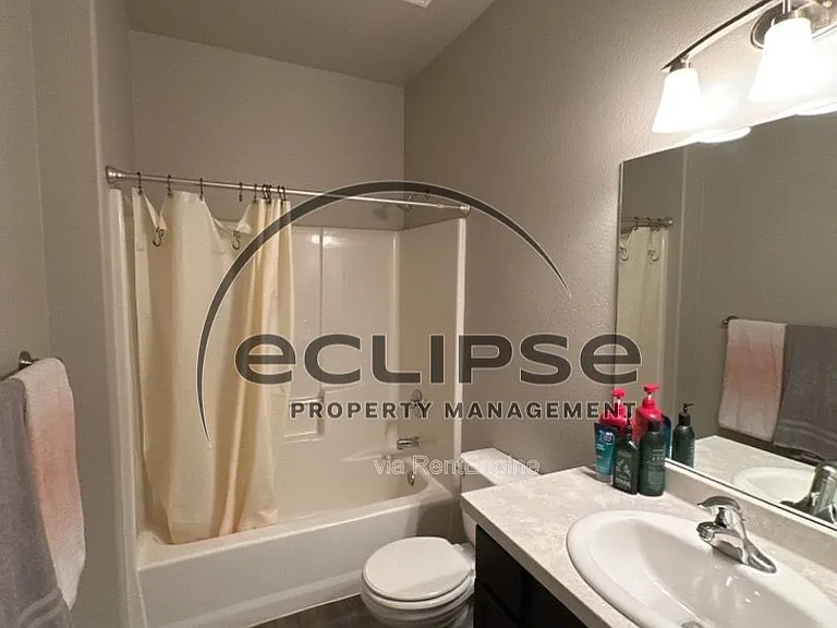 2921 Magnolia Ave — Photo 38