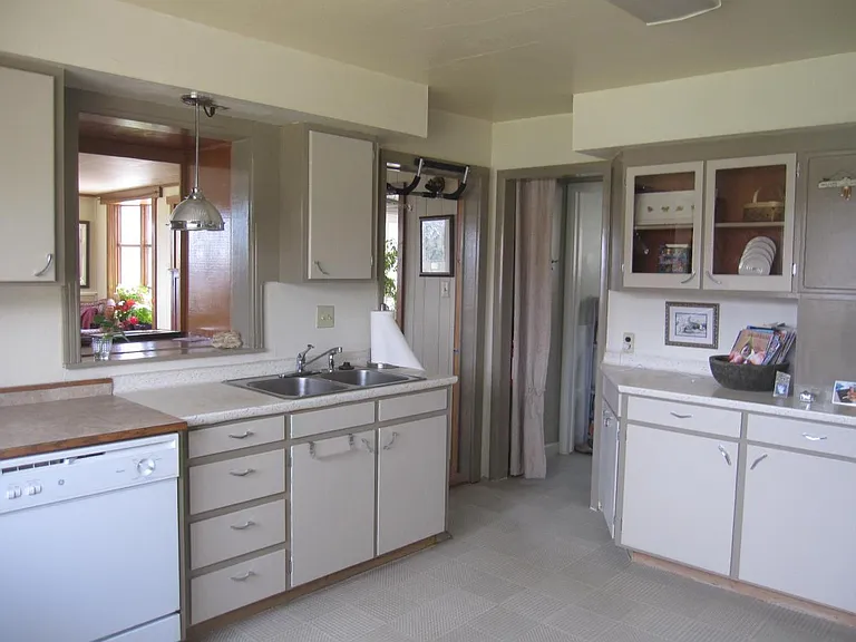 8 Garnet Ave — Photo 21
