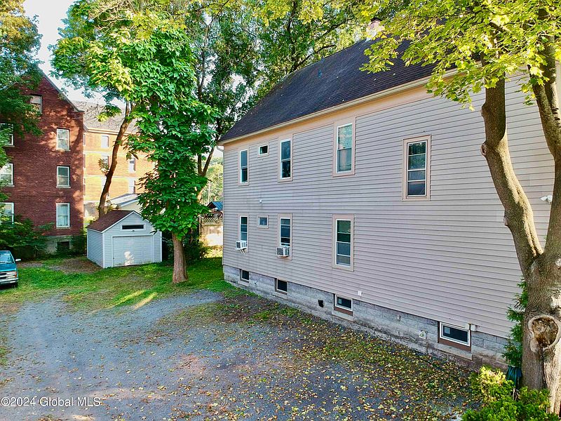 2nd image of 2527 Kernan Avenue