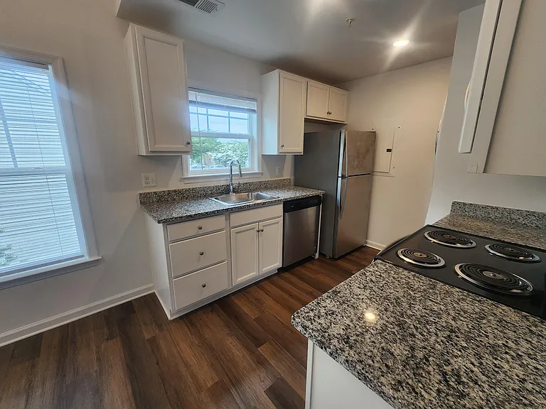 Southridge Apartments — Photo 13