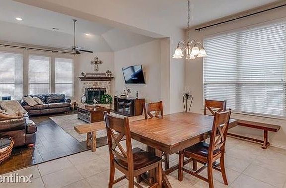 3rd image of 1136 Crest Meadow Dr