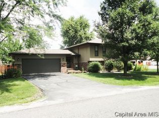 3935 Kennedy Rd, Taylorville, IL 62568