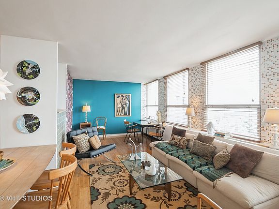 2nd image of 2626 N Lakeview Ave APT 3910