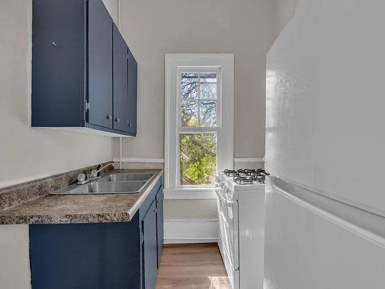 610 3rd Ave S — Photo 11