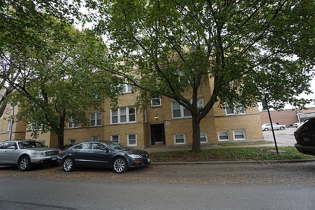 1st image of 4012 W Ainslie St APT 1