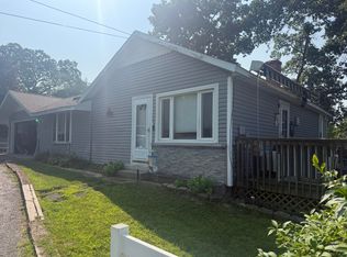 66233 Lakeshore Dr, Dowagiac, MI 49047
