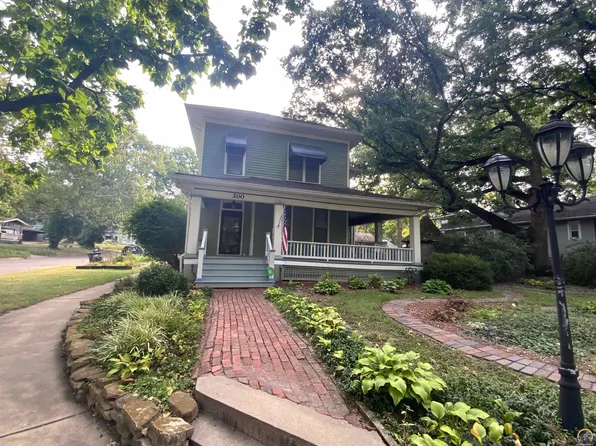 200 SW Woodlawn Ave, Topeka, KS 66606