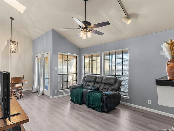 4th image of 6100 Woodlake #312