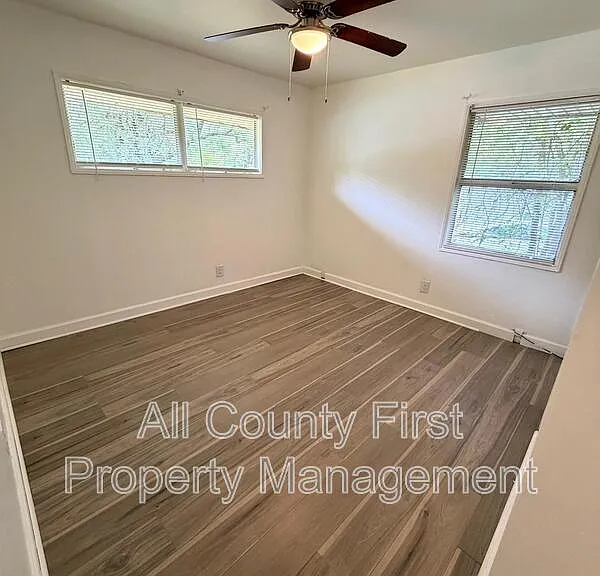 1623 Sherrill Dr — Photo 9