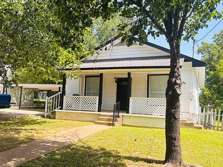 308 Ash St — Photo 1