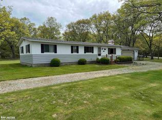 5740 Pine Dr, Caseville, MI 48725