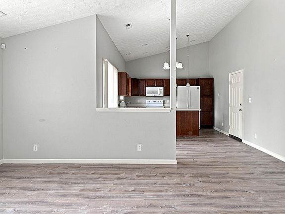 5th image of 605 Isaiah St
