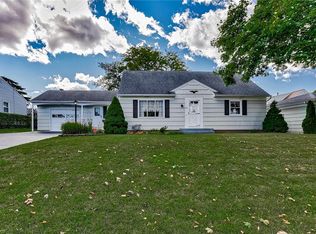 109 White Oaks Dr, Rochester, NY 14616