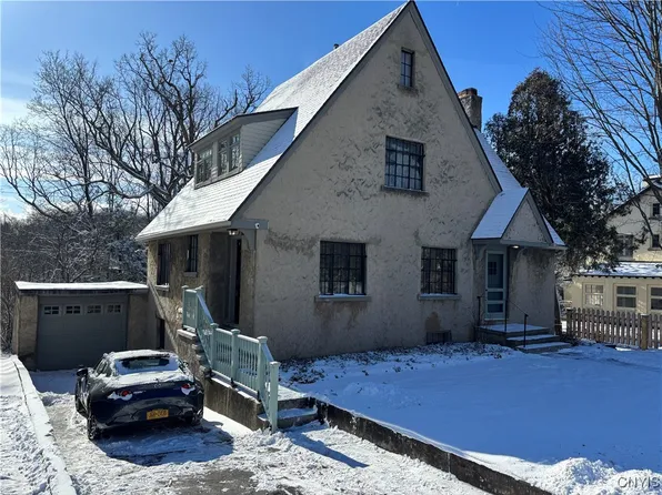 330 Berkeley Dr, Syracuse, NY 13210