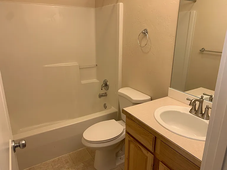 1826 Bluestone Dr — Photo 7