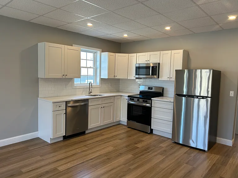 88 Main St #201 — Photo 6